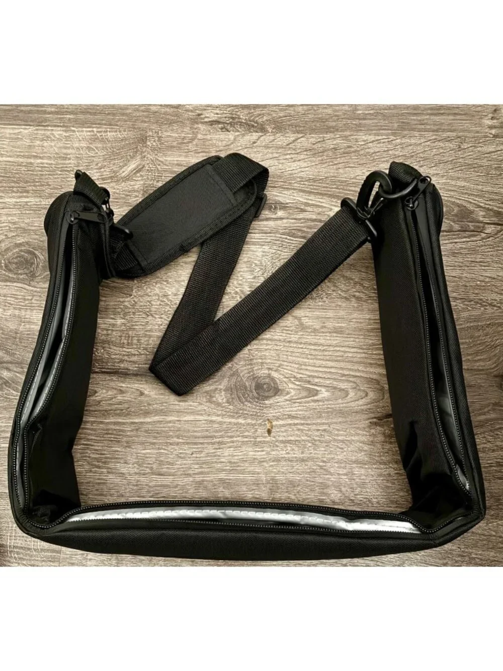 7 Can Insulated Beer Sleeve Cooler Black Golf Bag Beverage Carrier Shoulder Stra